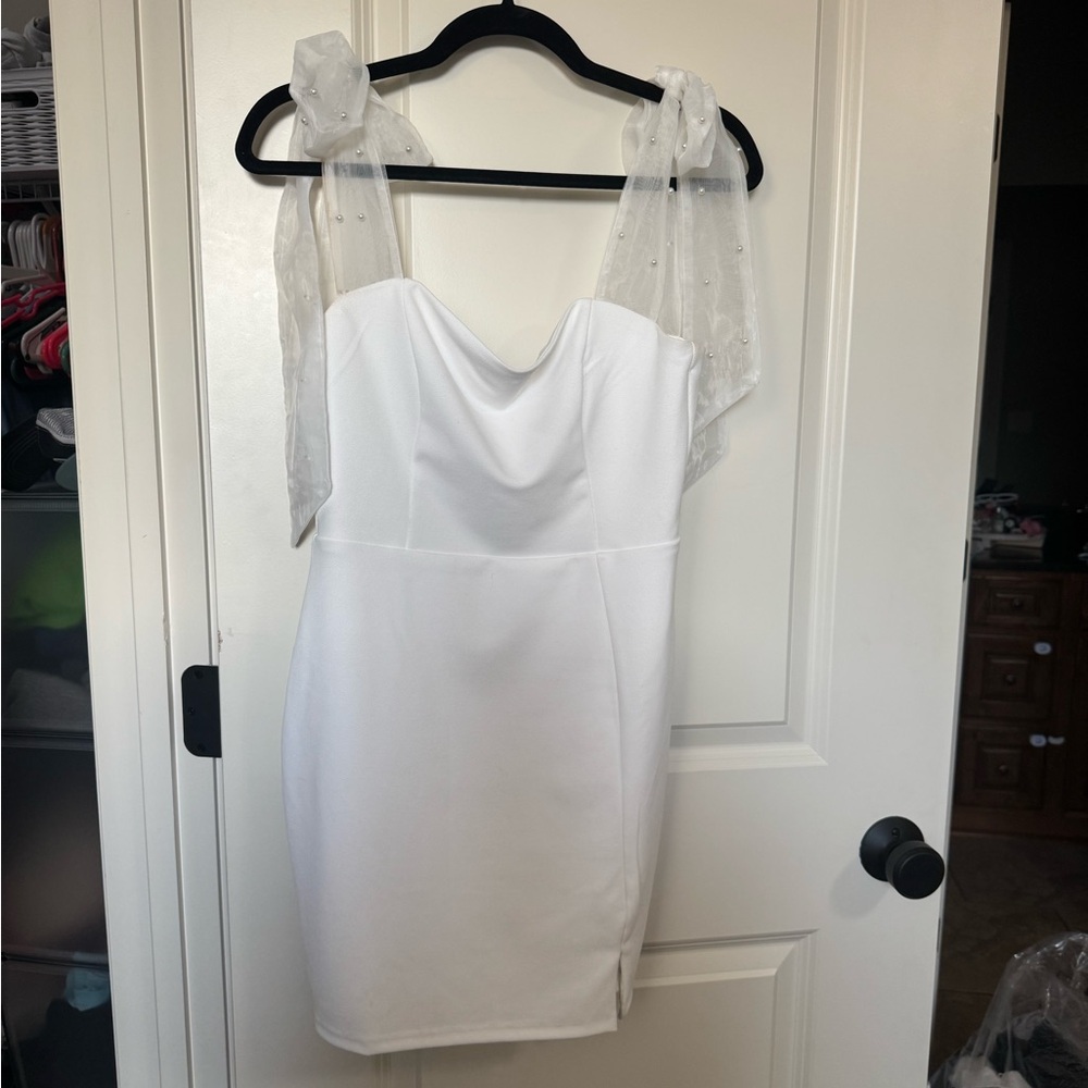 Lulus White Pearl Tie strap mini dress! Size M!
